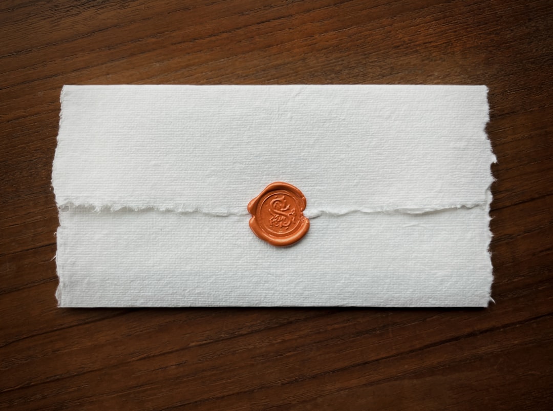 Sello de lacre sobre carta antigua